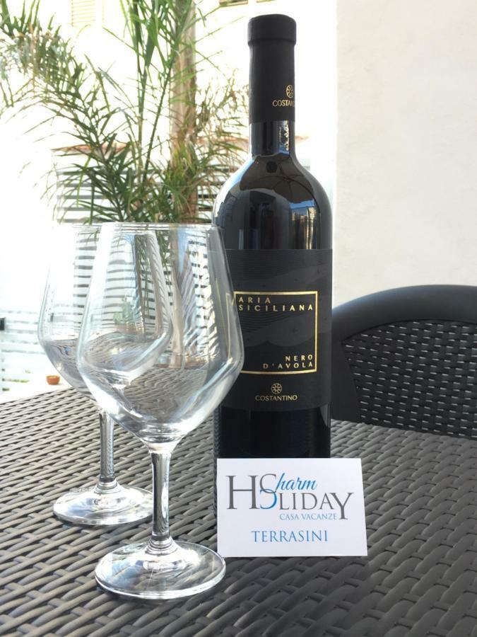 Charm Holiday Terrasini Zewnętrze zdjęcie