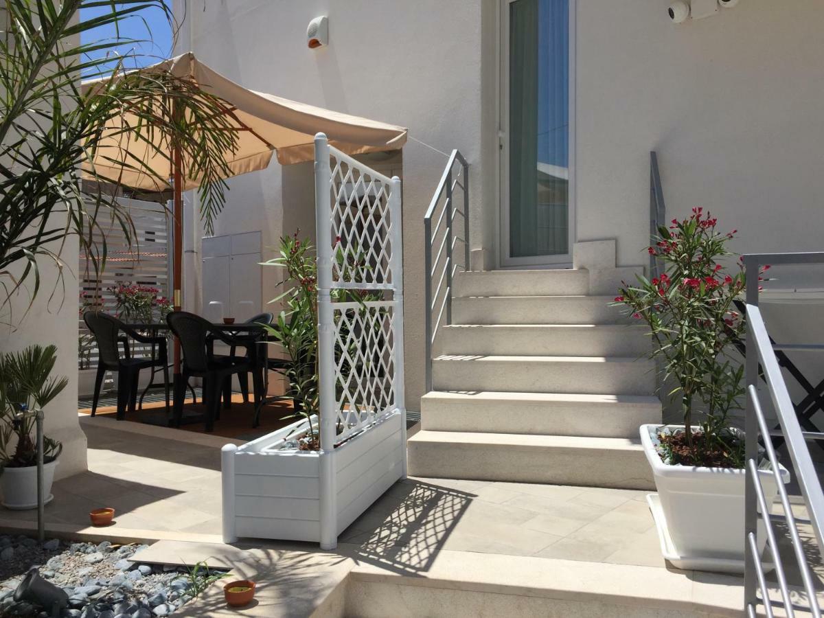 Charm Holiday Terrasini Zewnętrze zdjęcie
